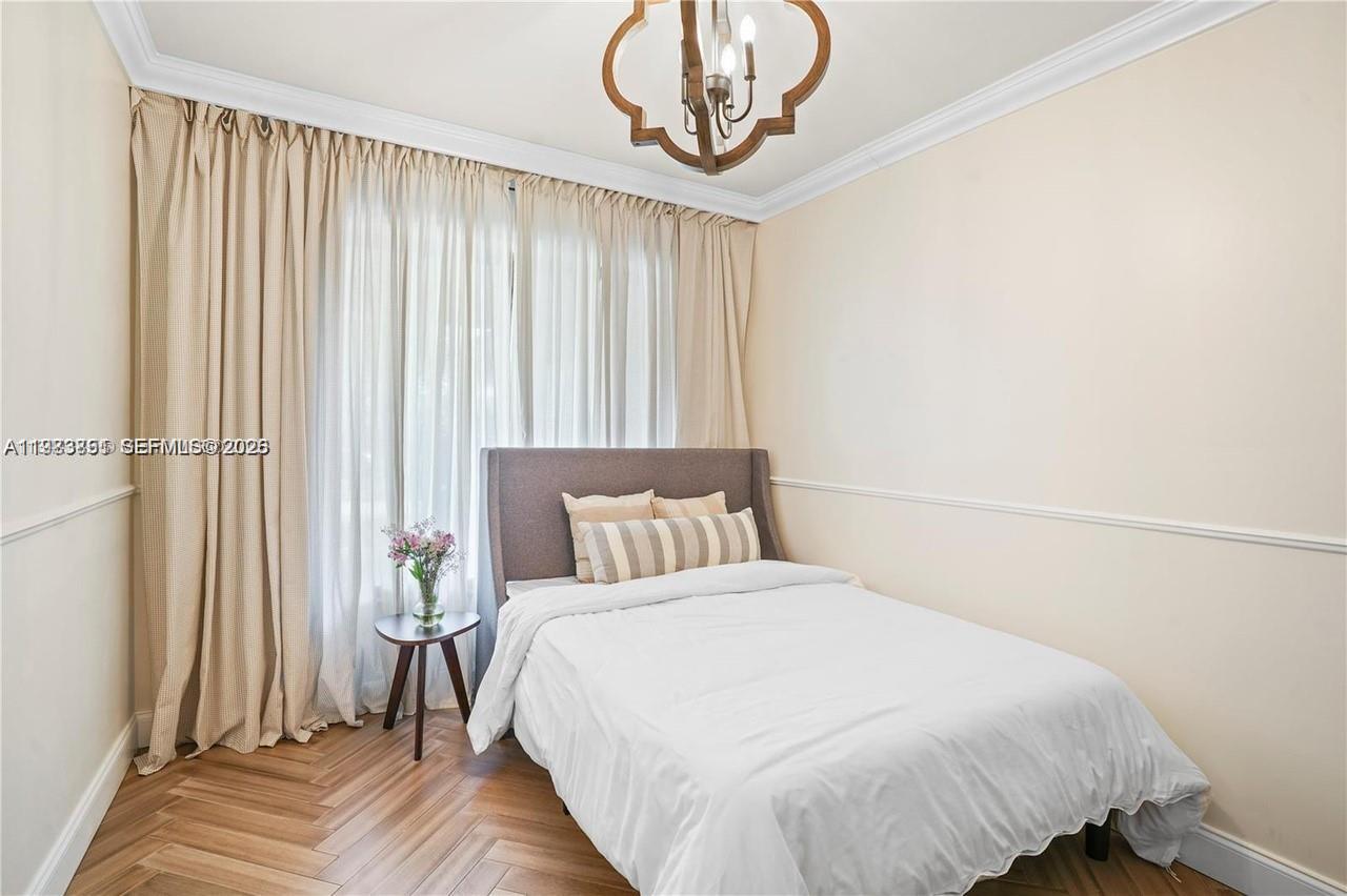 1625 Daytonia Rd Miami Beach, FL 33141