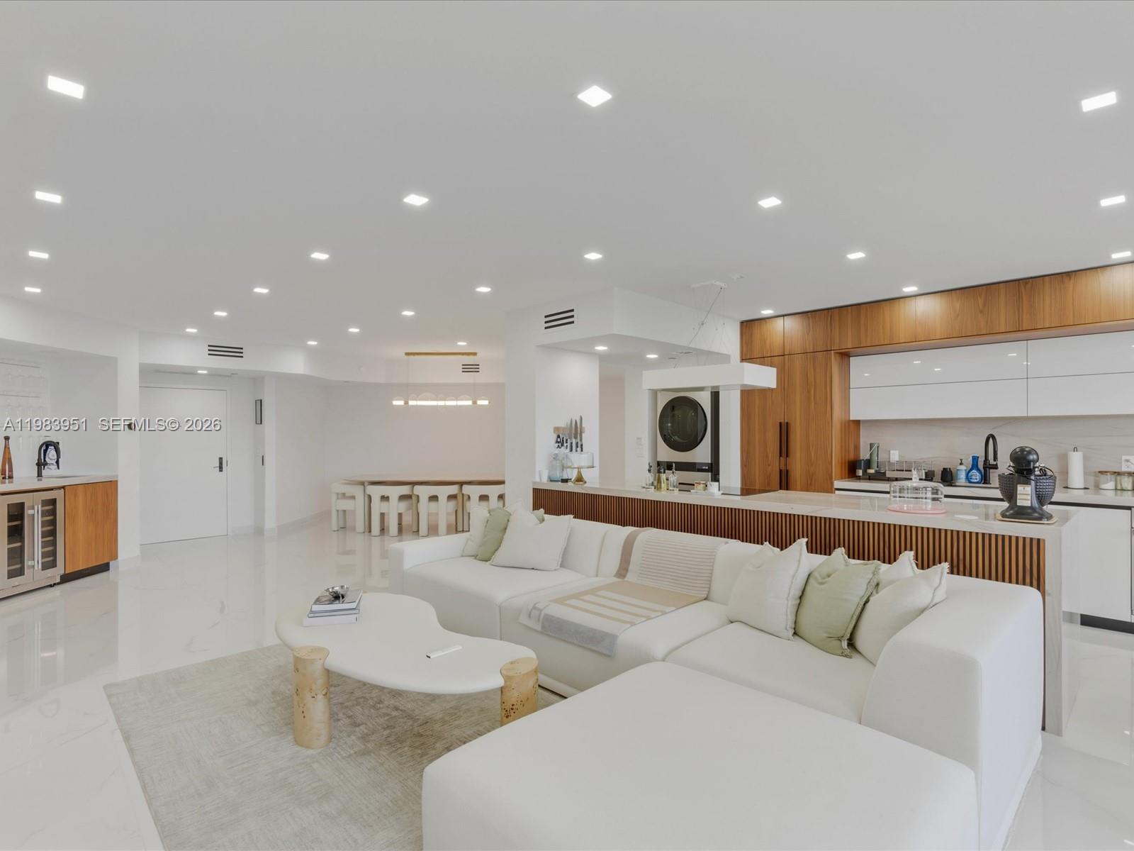 3000 Island Blvd #1501 Aventura, FL 33160