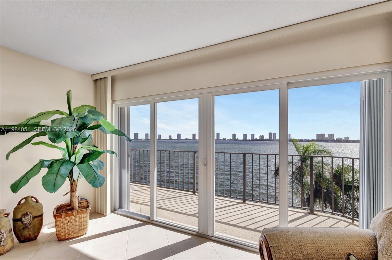 801 Lake Shr Dr #403 Lake Park, FL 33403