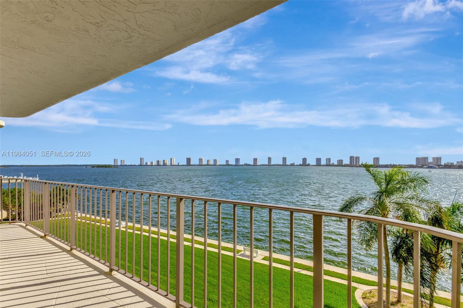 801 Lake Shr Dr #403 Lake Park, FL 33403