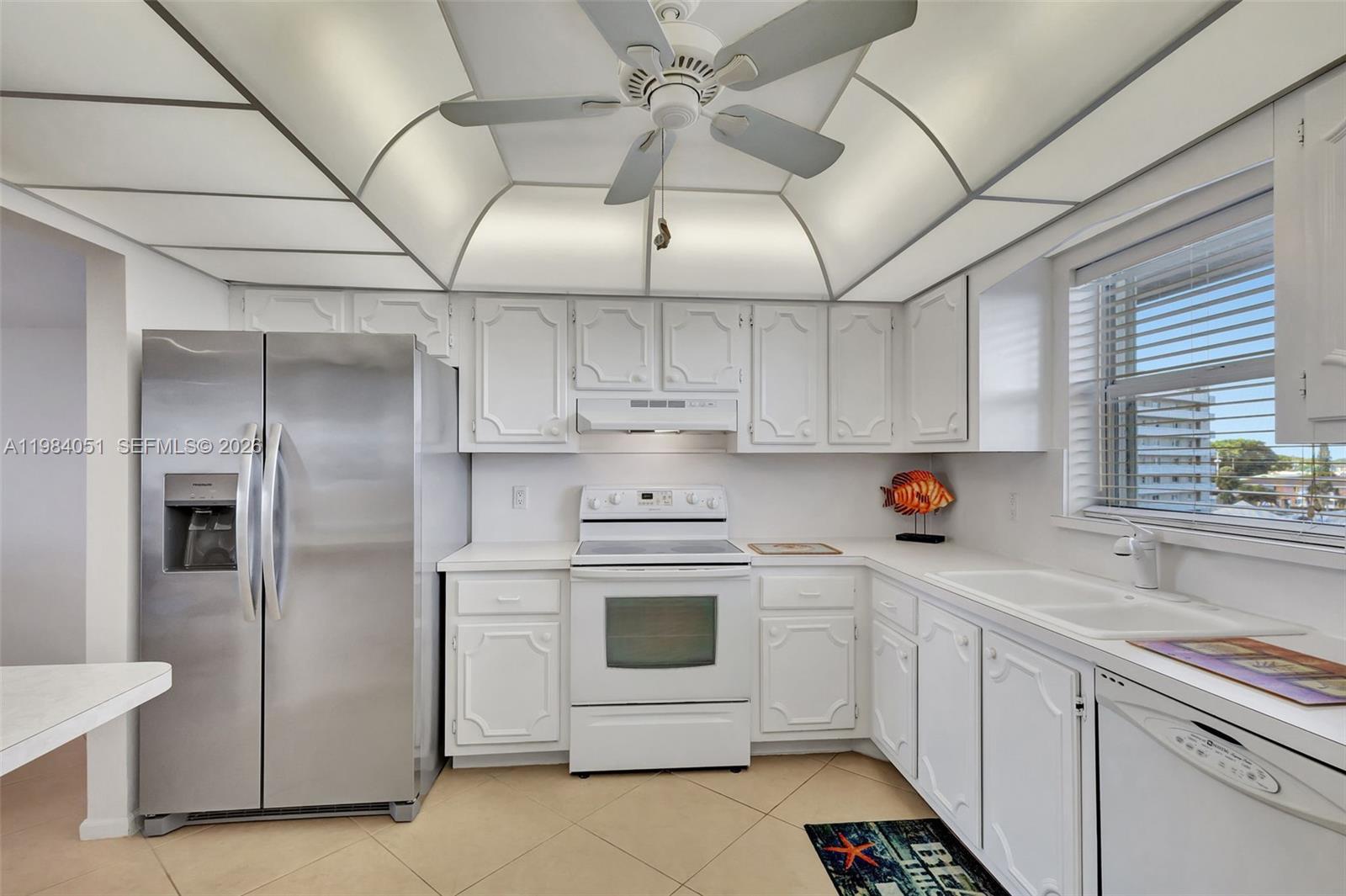 801 Lake Shr Dr #403 Lake Park, FL 33403