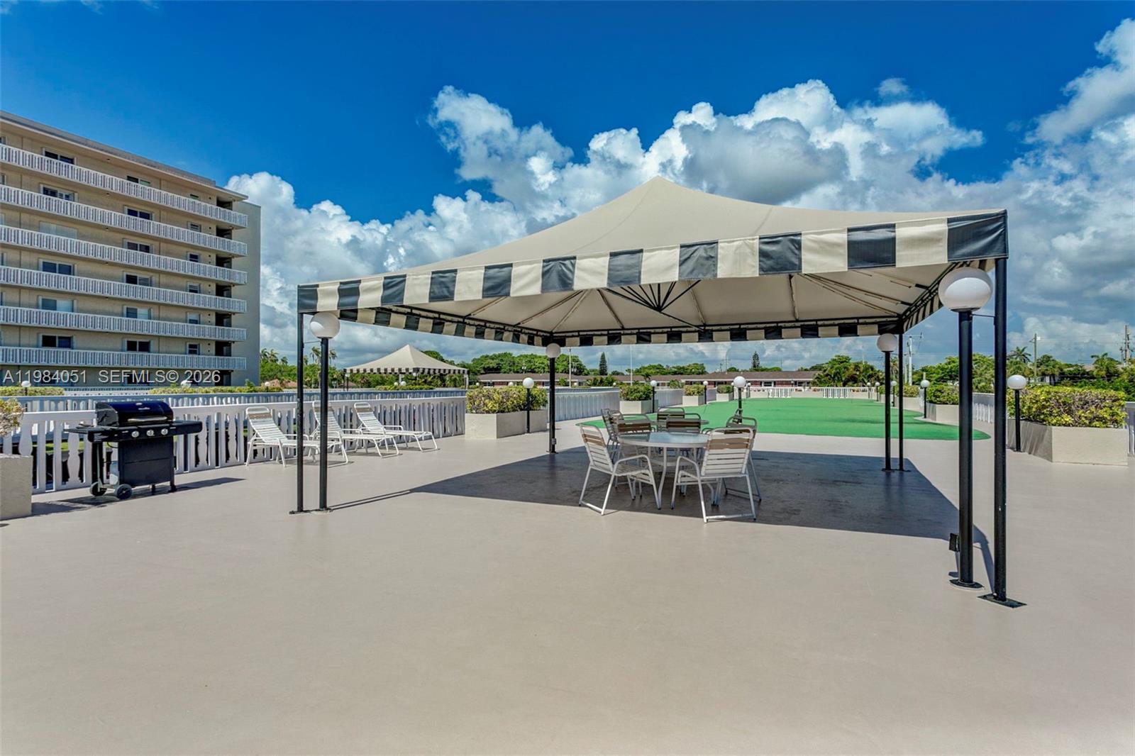 801 Lake Shr Dr #403 Lake Park, FL 33403