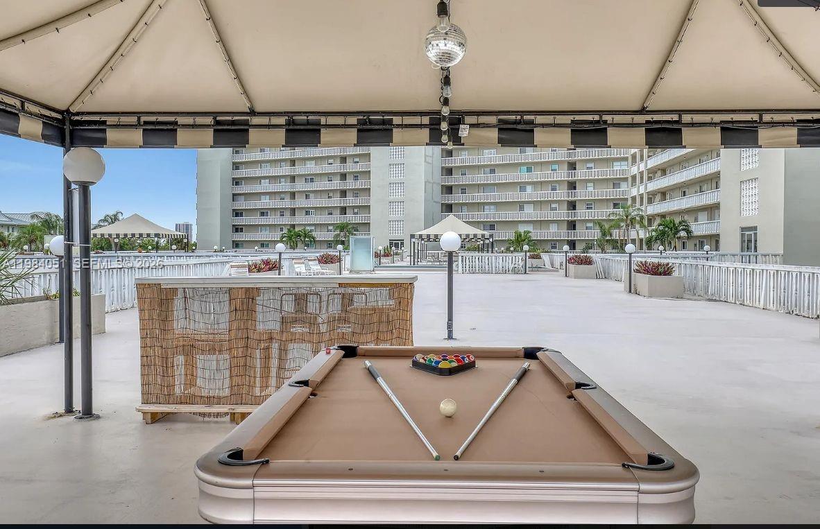 801 Lake Shr Dr #403 Lake Park, FL 33403