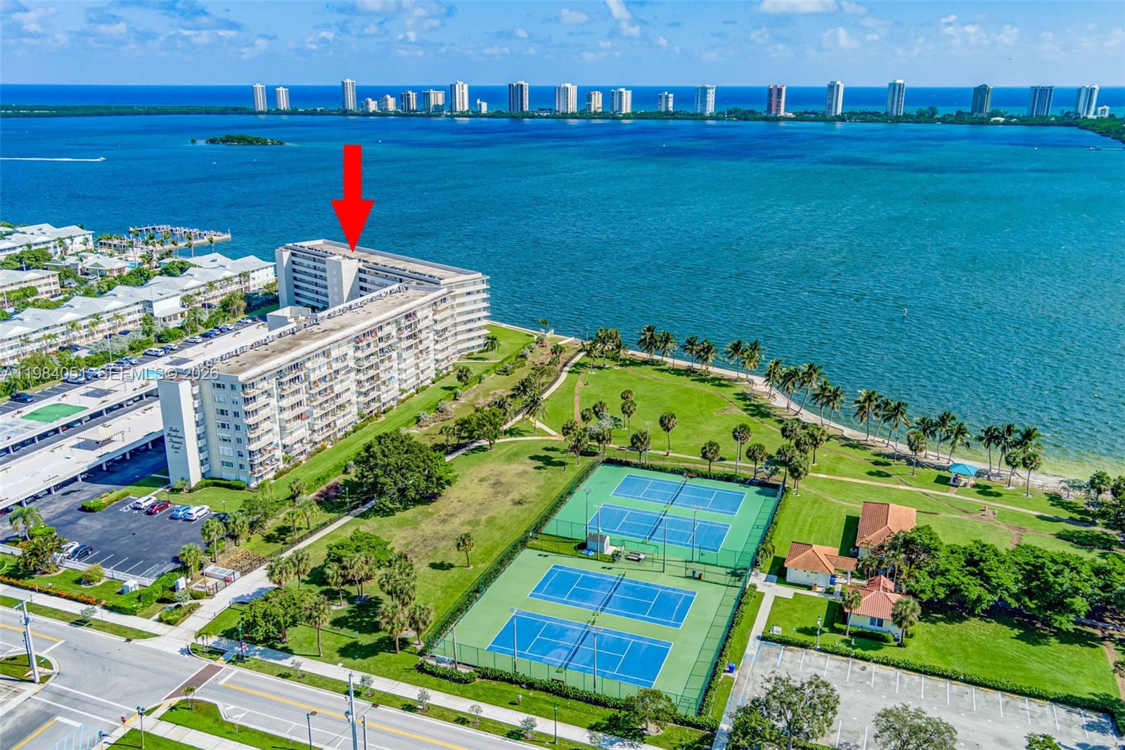 801 Lake Shr Dr #403 Lake Park, FL 33403