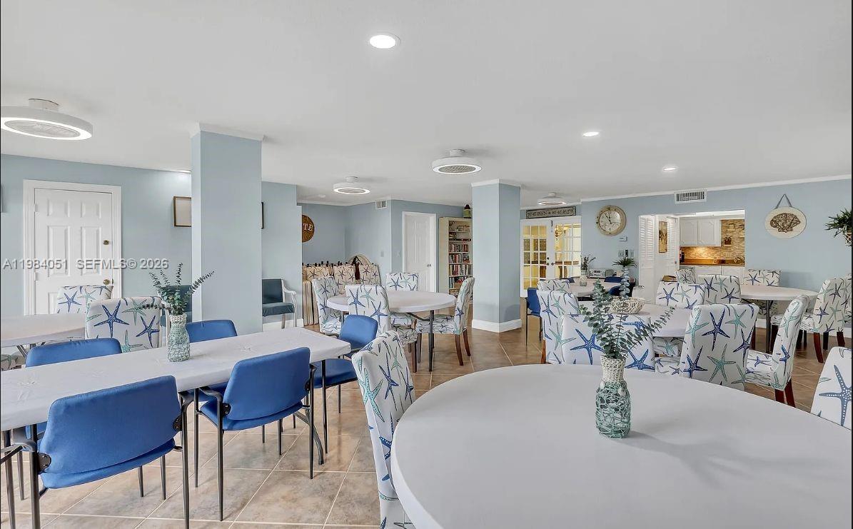 801 Lake Shr Dr #403 Lake Park, FL 33403