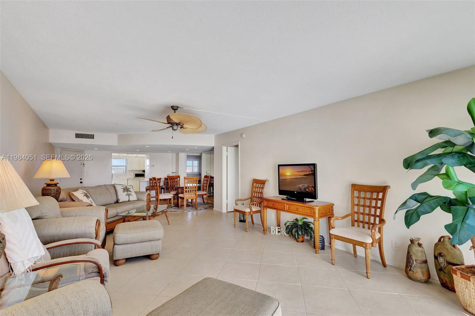 801 Lake Shr Dr #403 Lake Park, FL 33403