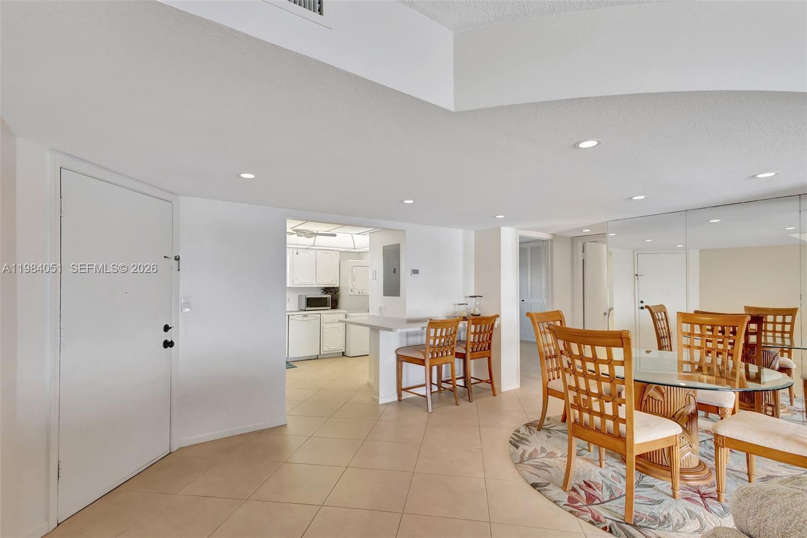 801 Lake Shr Dr #403 Lake Park, FL 33403