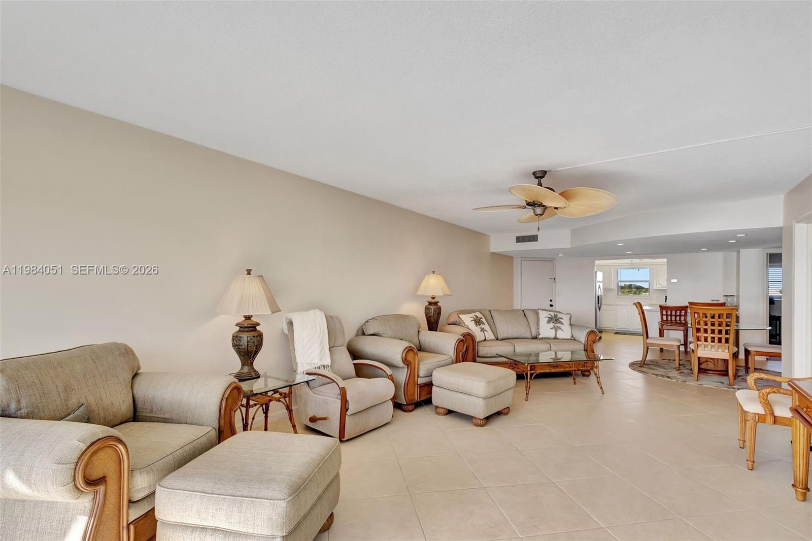 801 Lake Shr Dr #403 Lake Park, FL 33403