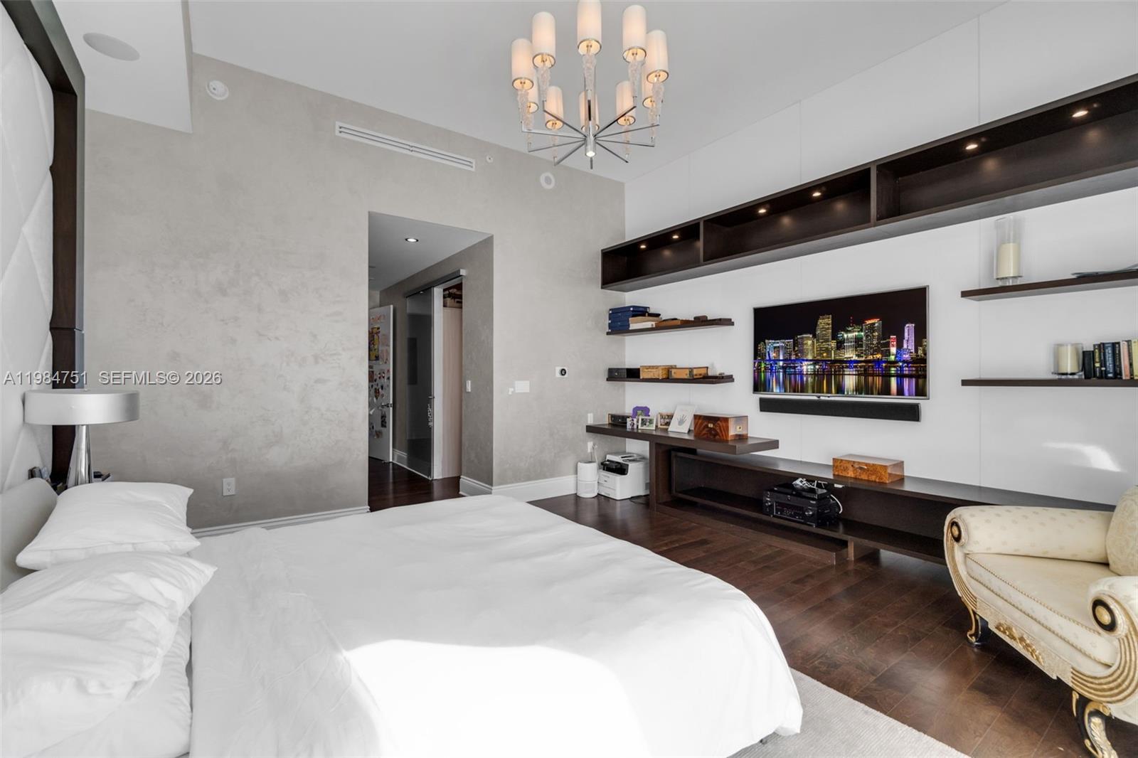 900 Brickell Key Blvd #2904 Miami, FL 33131