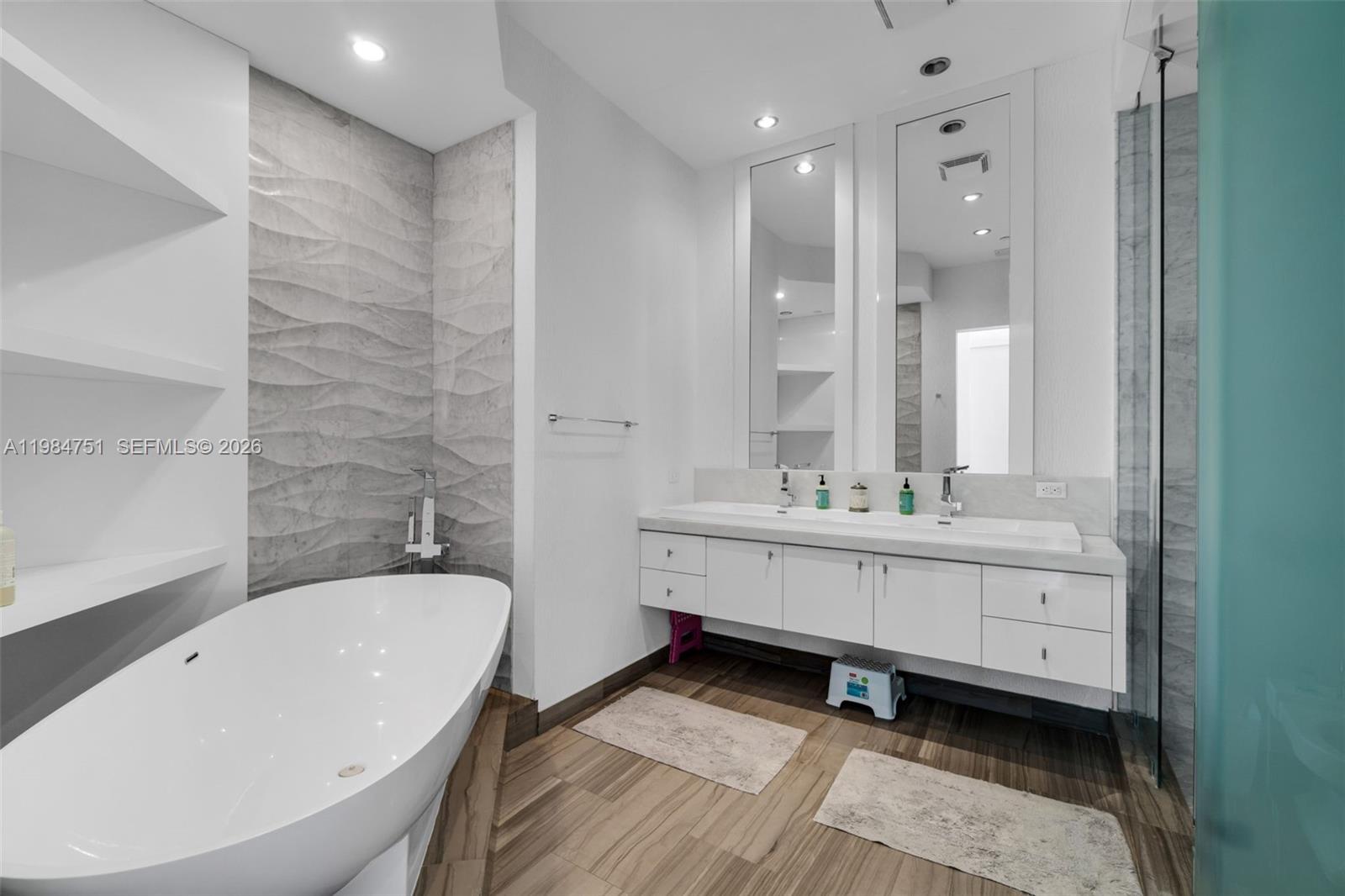 900 Brickell Key Blvd #2904 Miami, FL 33131