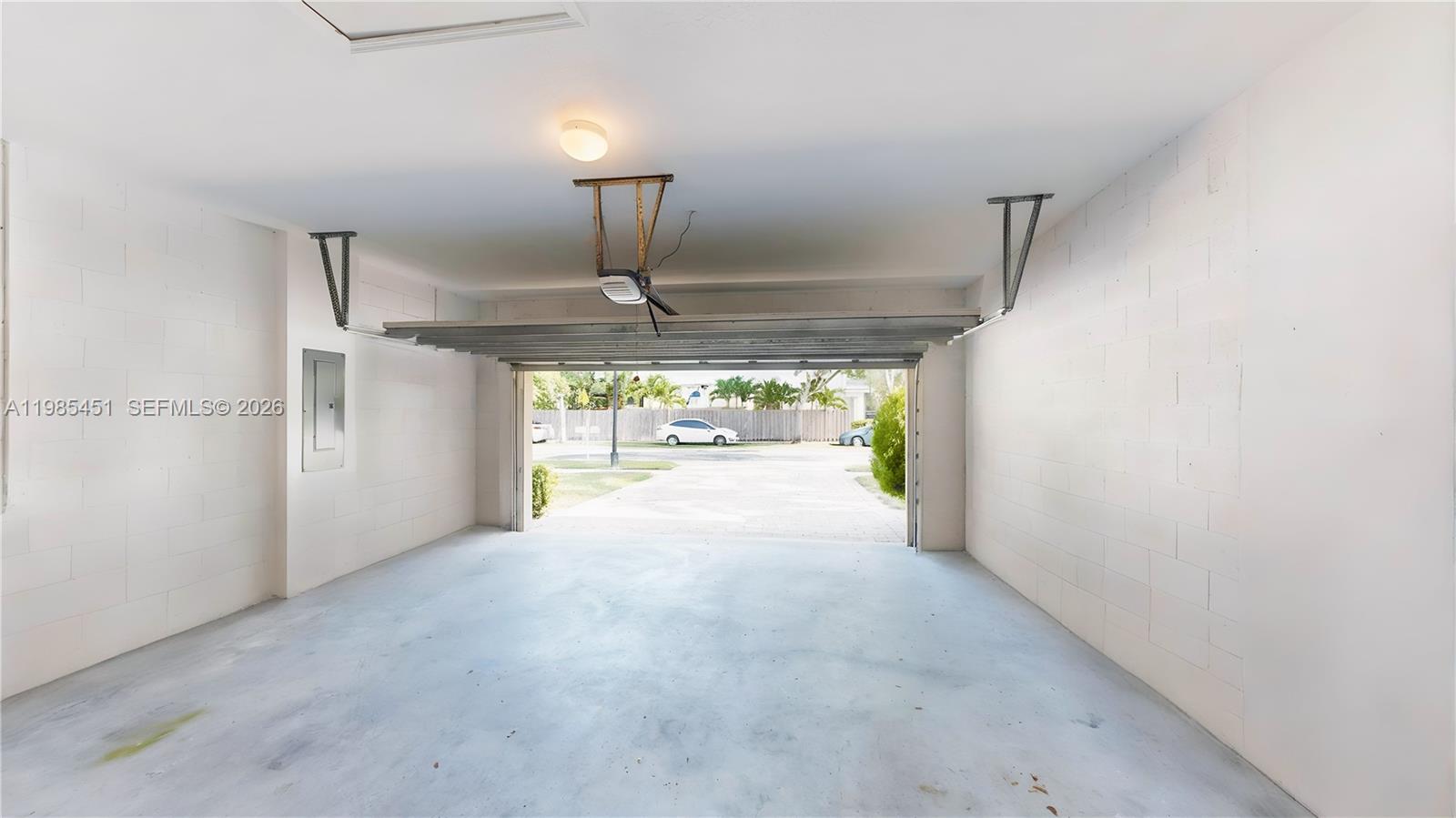 3090 SE 7th Ct Homestead, FL 33033