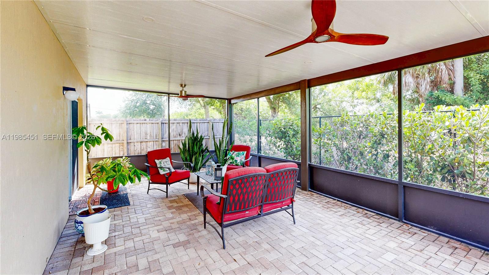 3090 SE 7th Ct Homestead, FL 33033