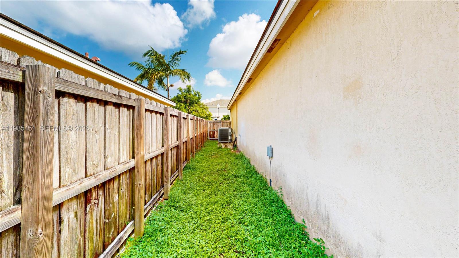 3090 SE 7th Ct Homestead, FL 33033
