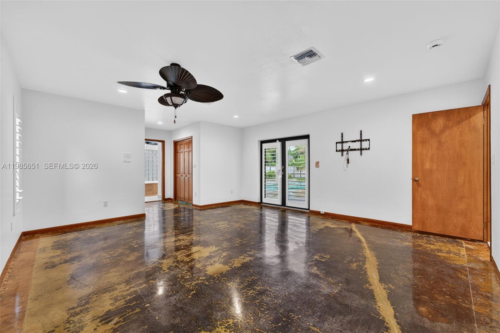 8263 SW 160th St Palmetto Bay, FL 33157