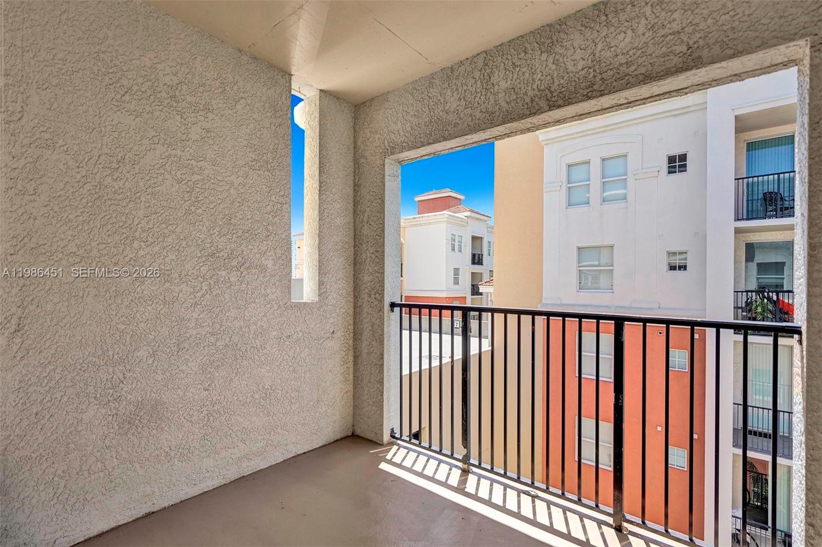 image Porto Bellagio Condo12