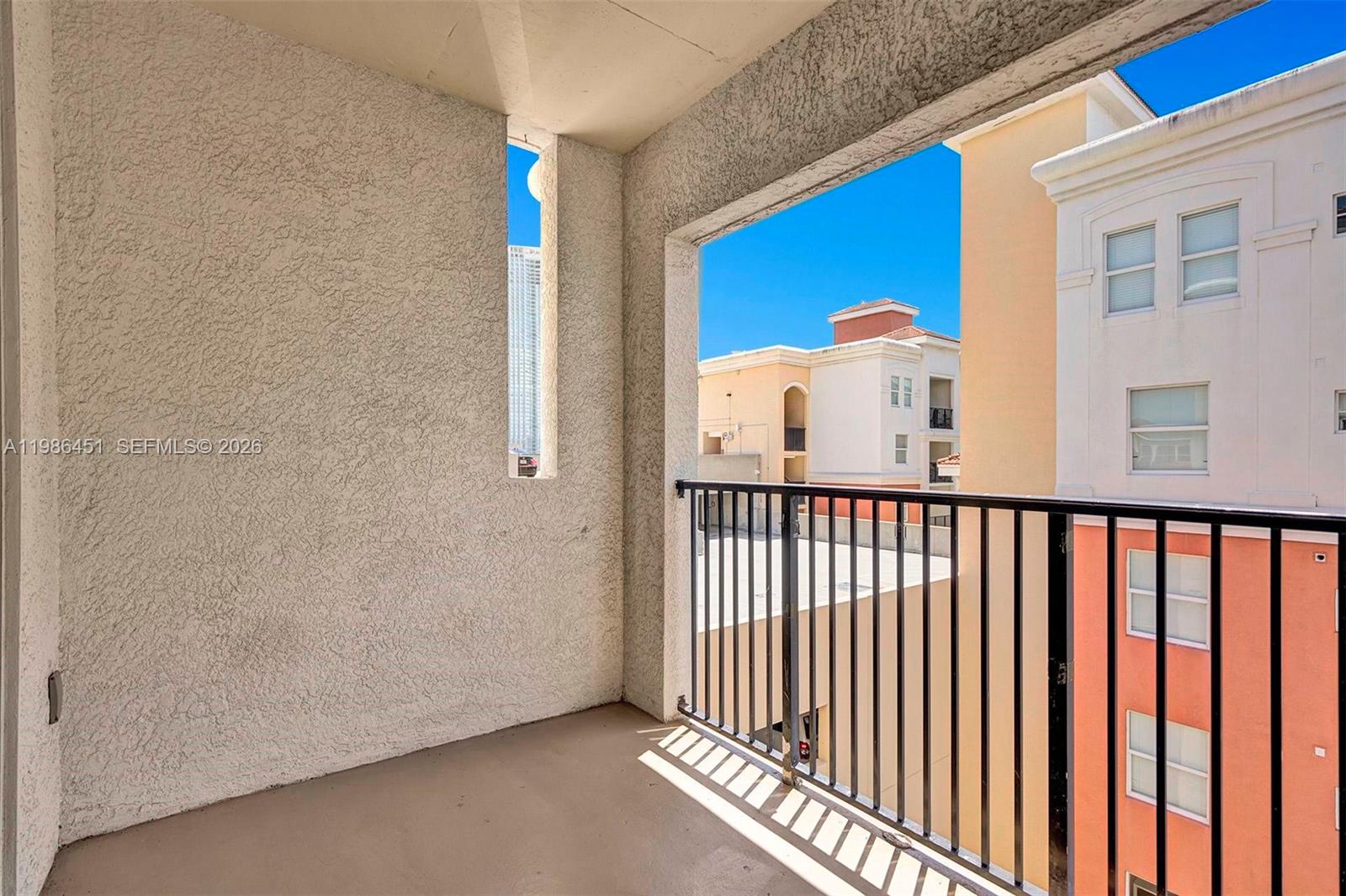 image Porto Bellagio Condo16