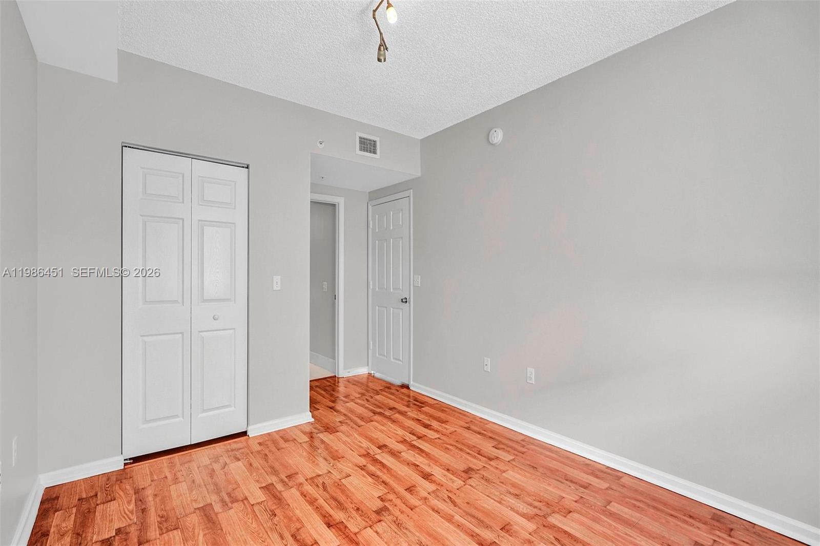 image Porto Bellagio Condo19