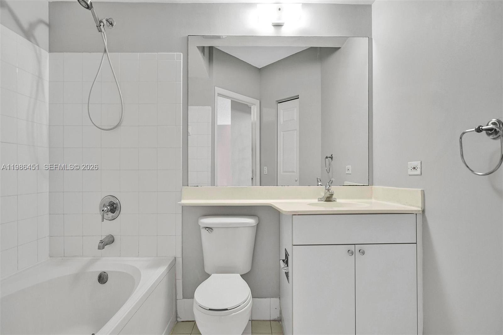 image Porto Bellagio Condo24