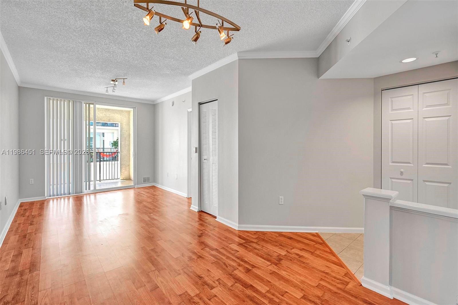 image Porto Bellagio Condo2