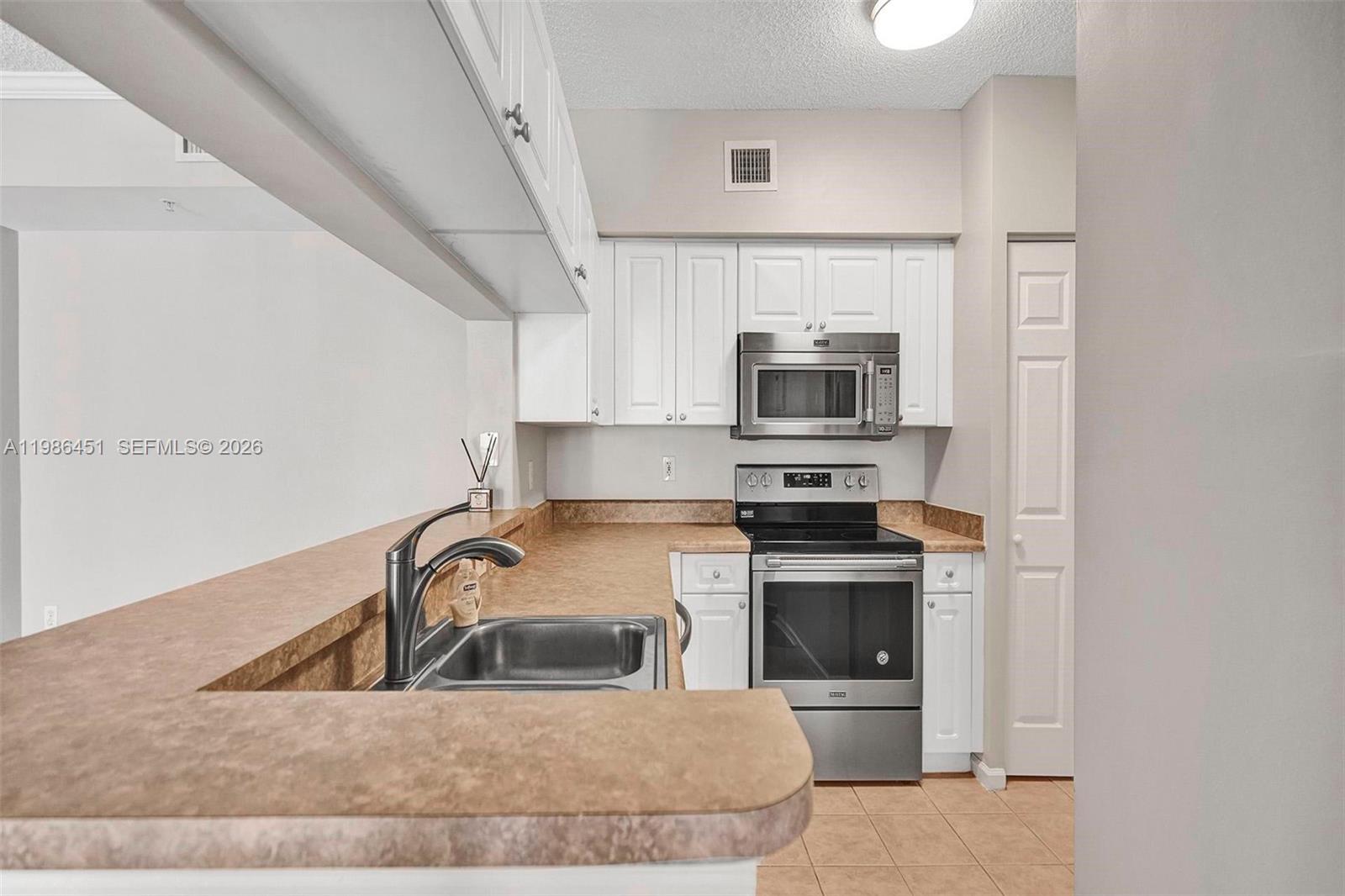 image Porto Bellagio Condo8