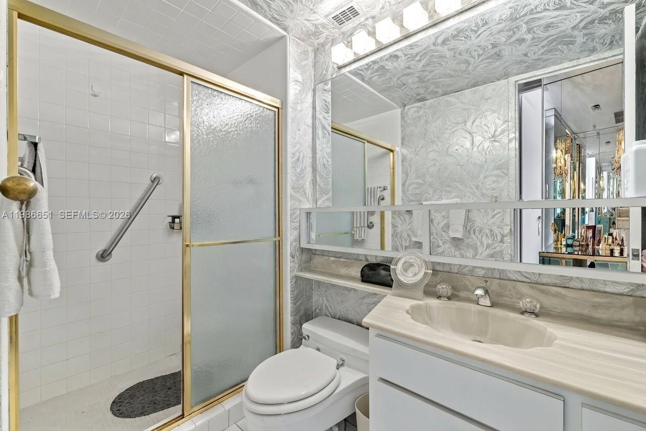 5055 Collins Ave #5M Miami Beach, FL 33140