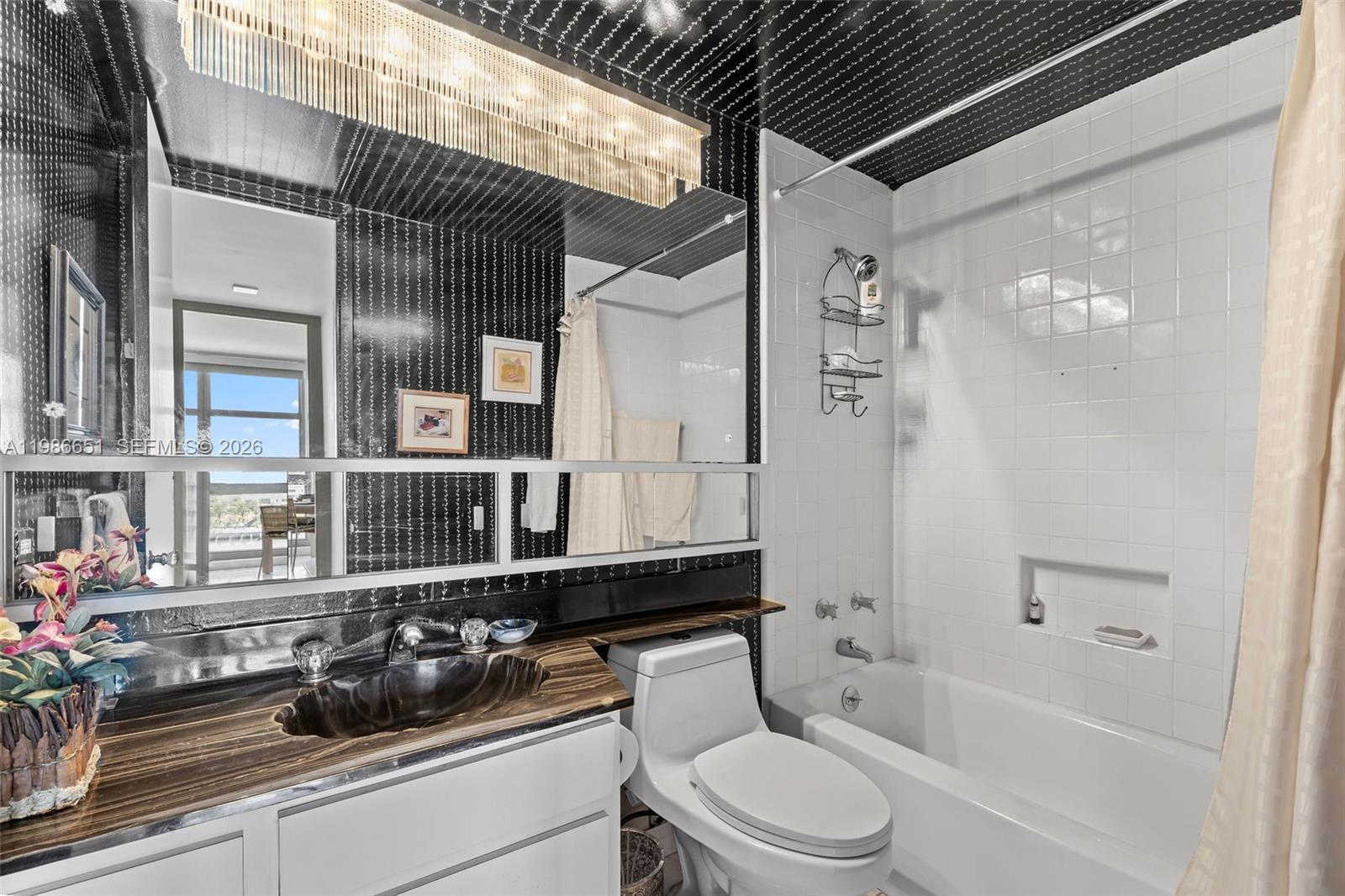 5055 Collins Ave #5M Miami Beach, FL 33140