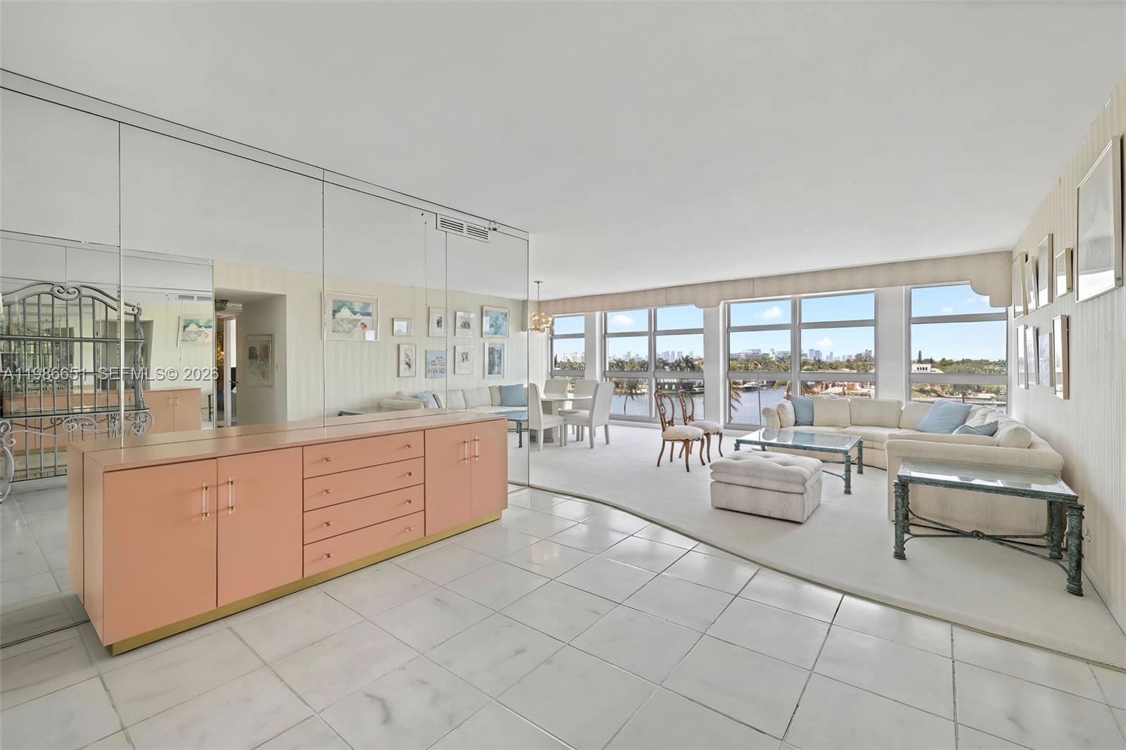 5055 Collins Ave #5M Miami Beach, FL 33140
