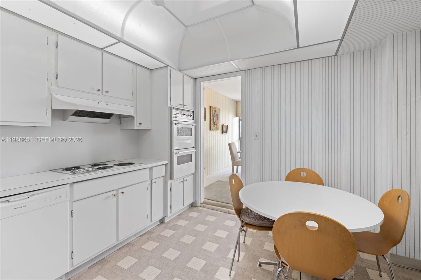 5055 Collins Ave #5M Miami Beach, FL 33140