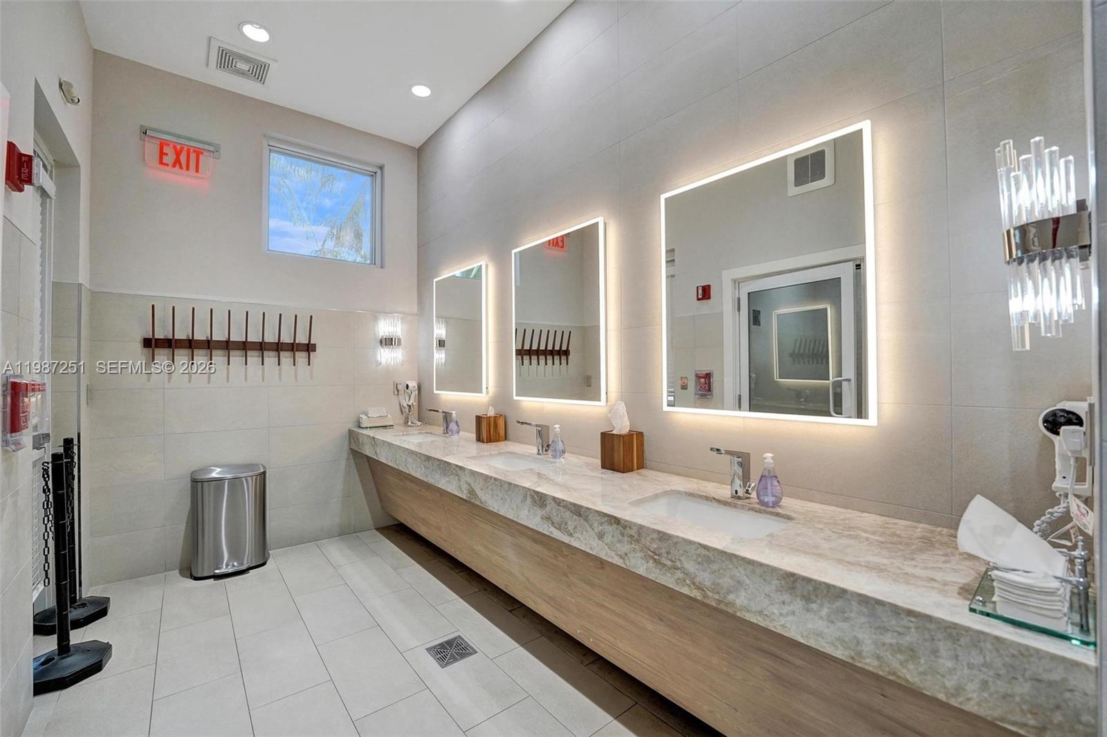 10813 Blackhawk St Plantation, FL 33324