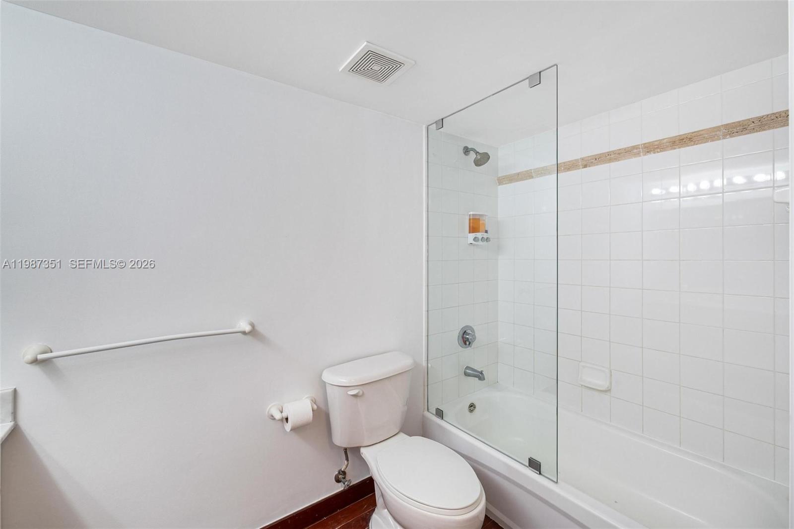 image The Club at Brickell Bay9