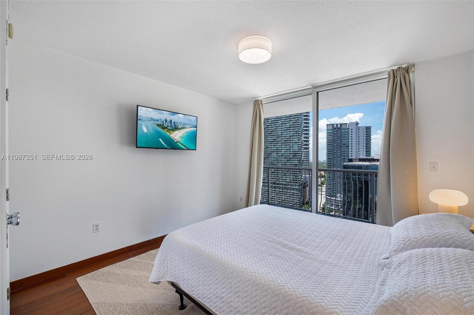 image The Club at Brickell Bay11