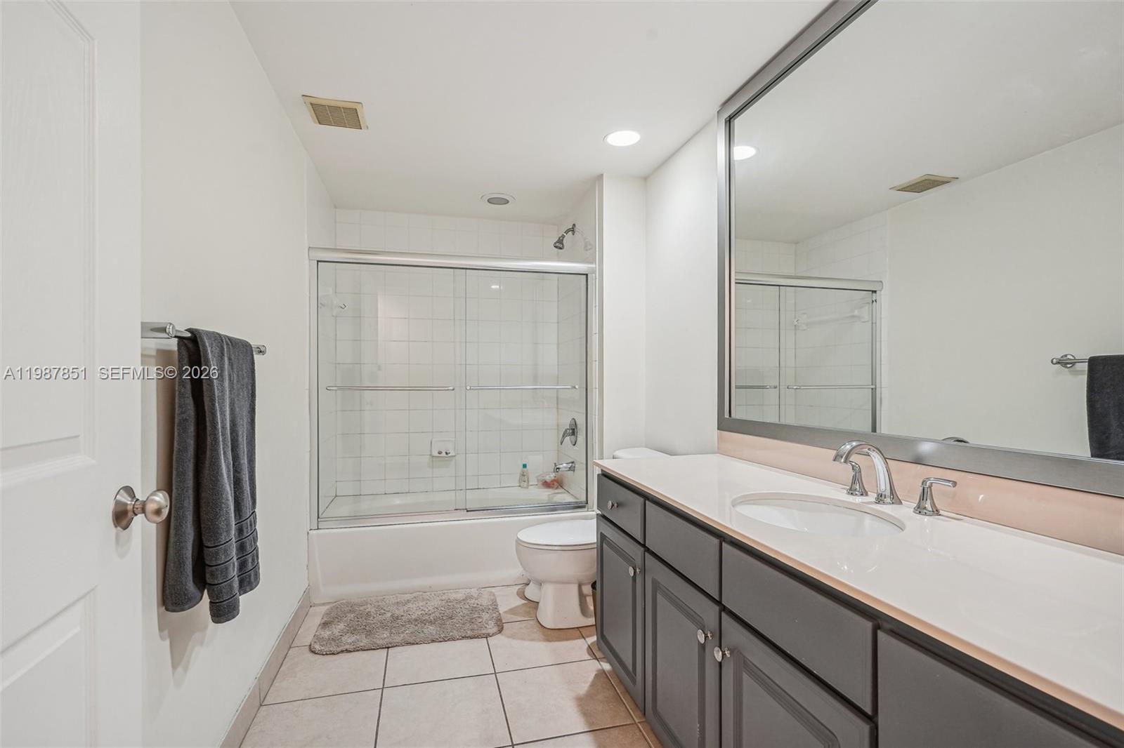 2000 N Bayshore Dr #211 Miami, FL 33137