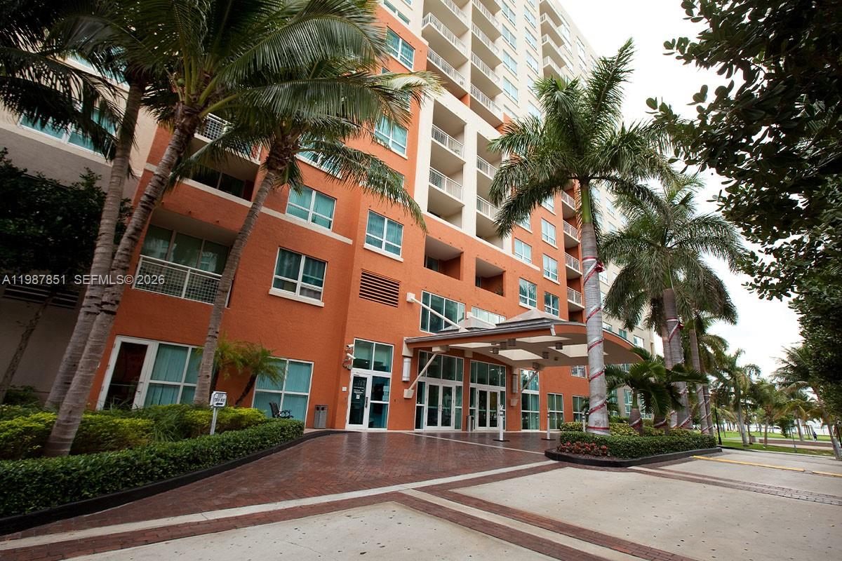 2000 N Bayshore Dr #211 Miami, FL 33137