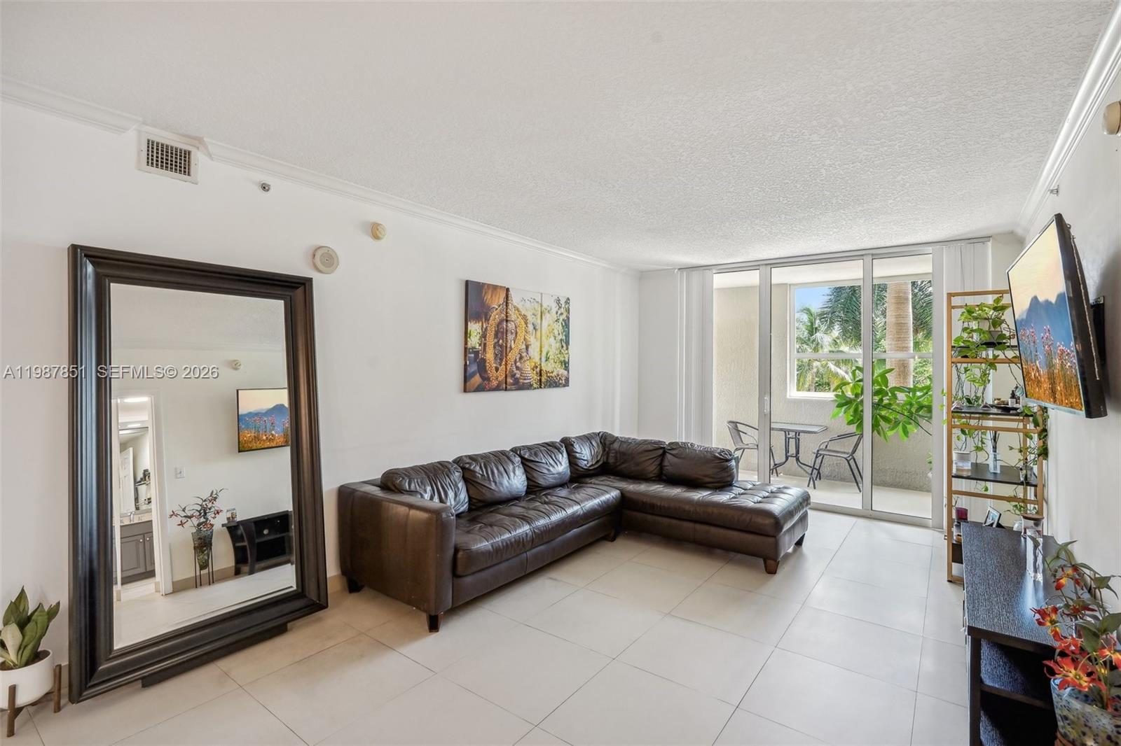 2000 N Bayshore Dr #211 Miami, FL 33137