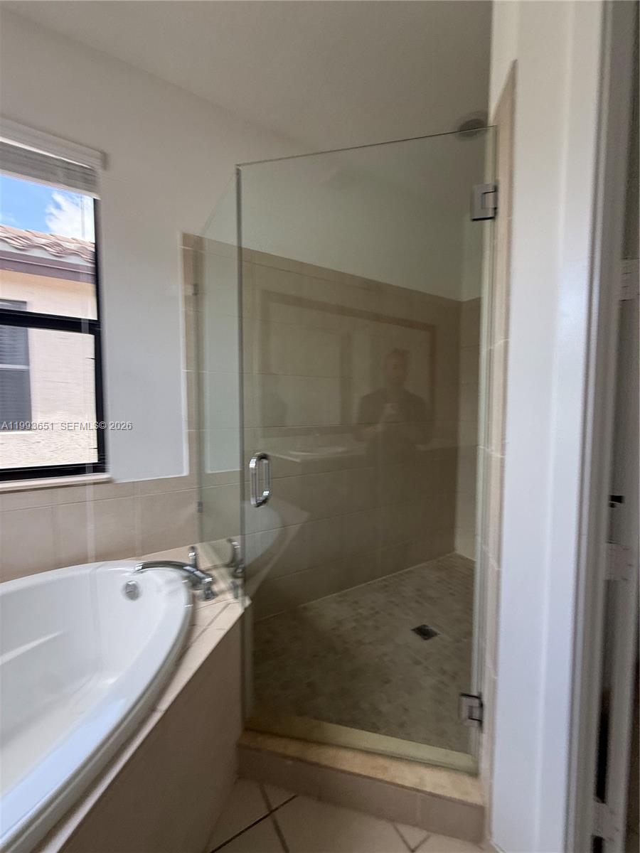 9776 W 34th Ave Hialeah, FL 33018