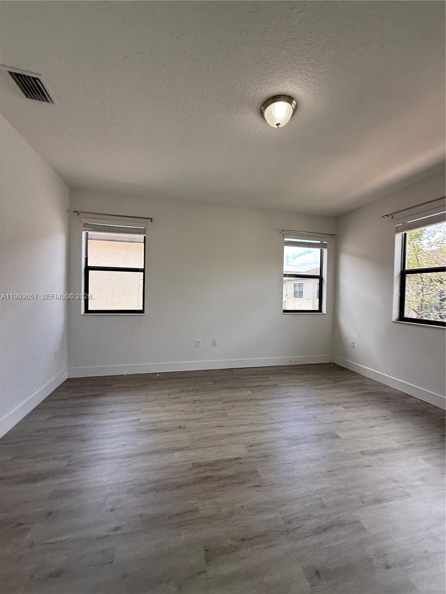 9776 W 34th Ave Hialeah, FL 33018