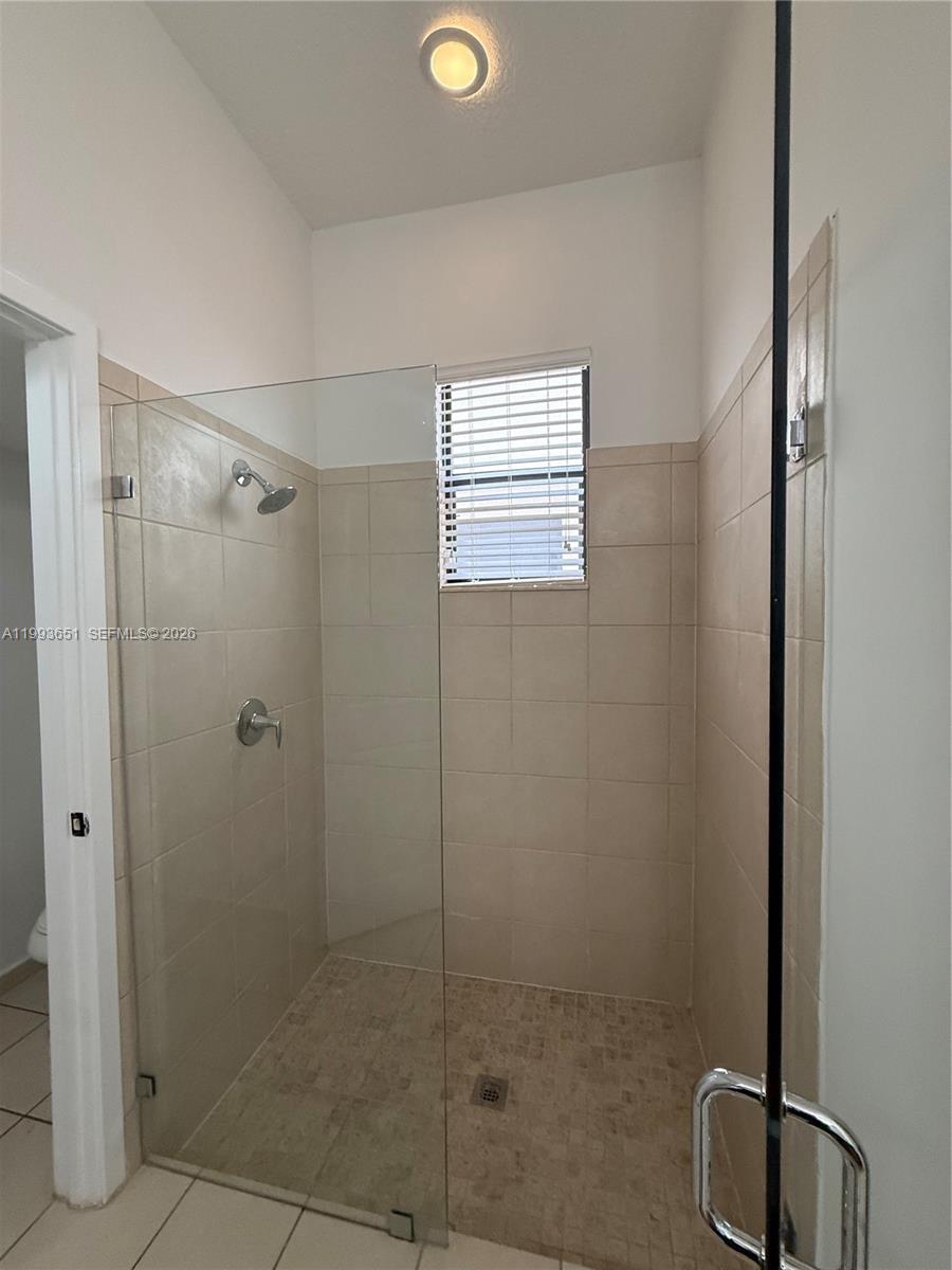 9776 W 34th Ave Hialeah, FL 33018