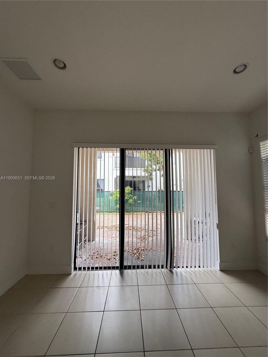 9776 W 34th Ave Hialeah, FL 33018