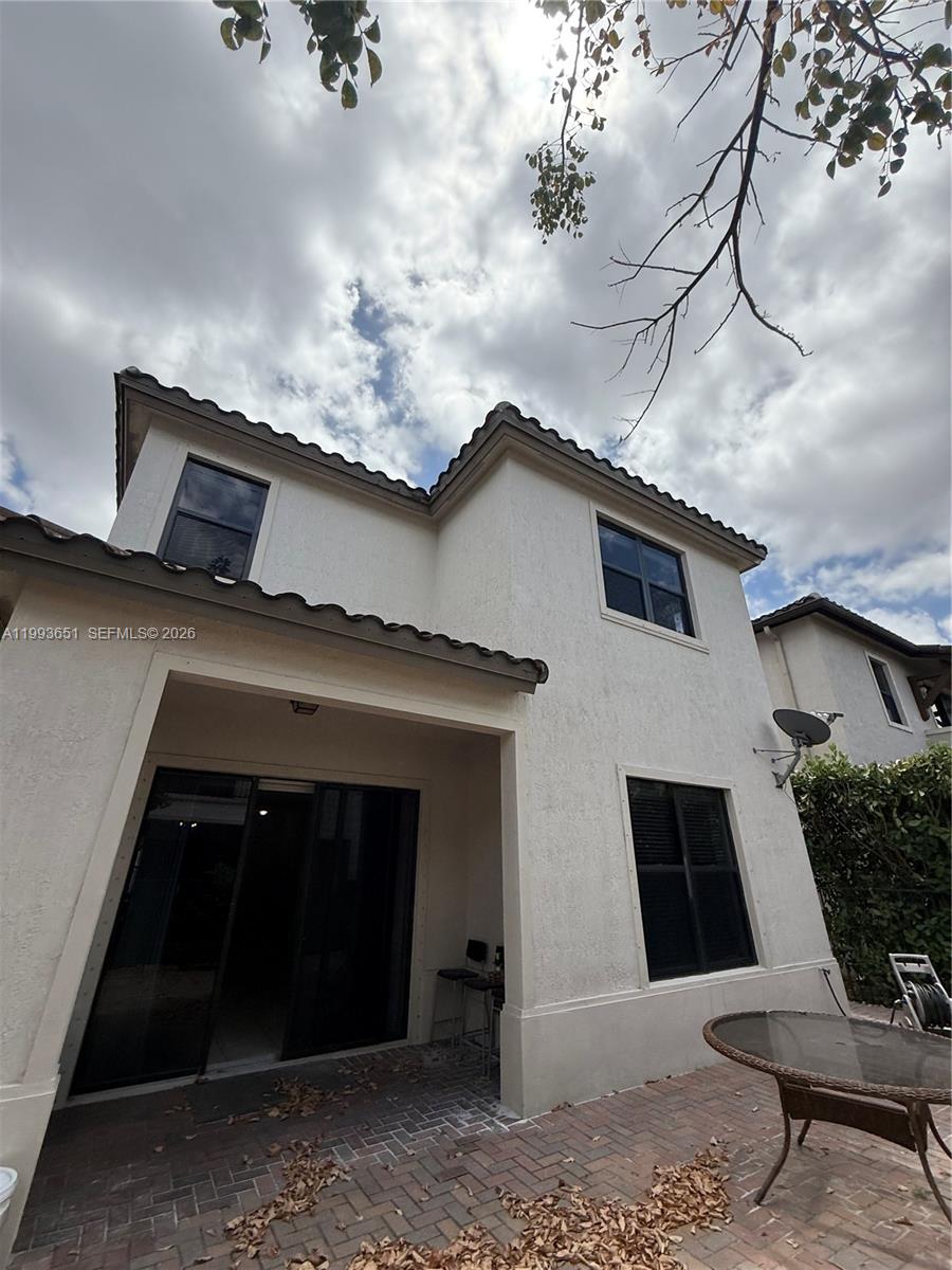 9776 W 34th Ave Hialeah, FL 33018