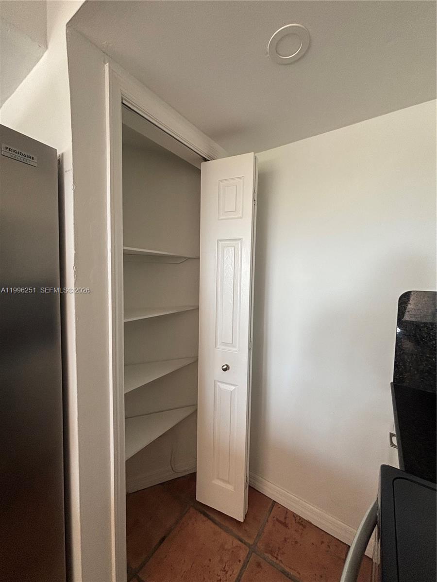 555 Crandon Blvd #43 Key Biscayne, FL 33149