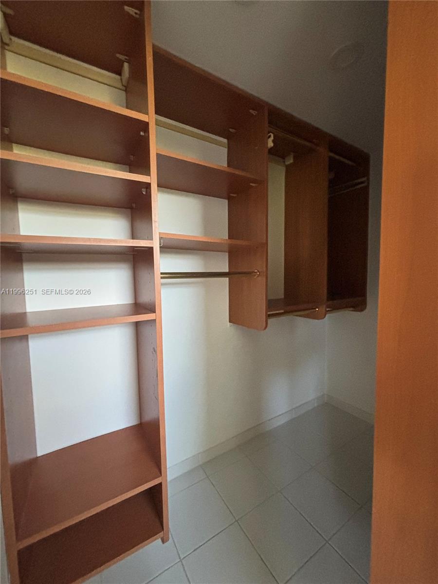 555 Crandon Blvd #43 Key Biscayne, FL 33149