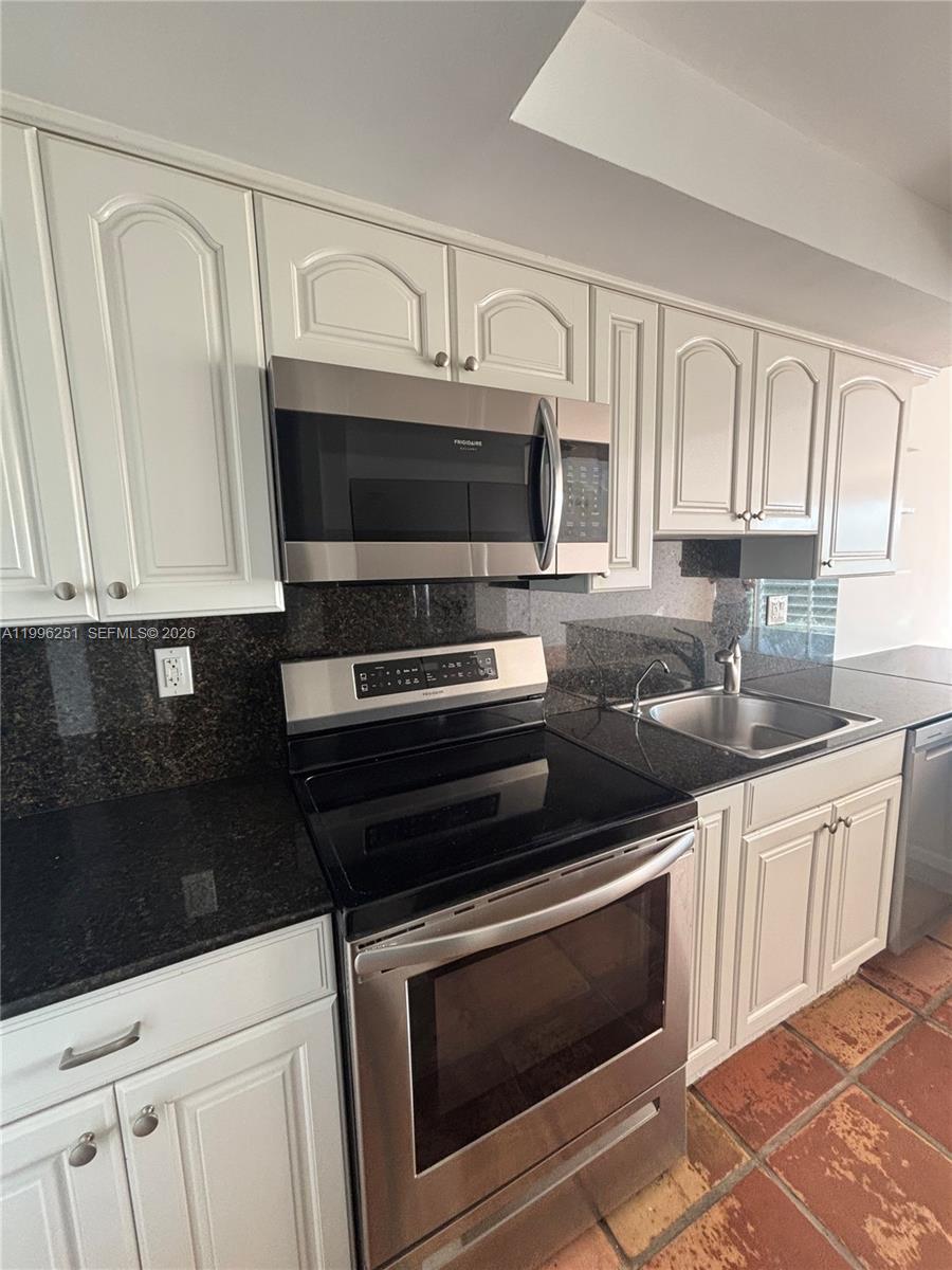 555 Crandon Blvd #43 Key Biscayne, FL 33149