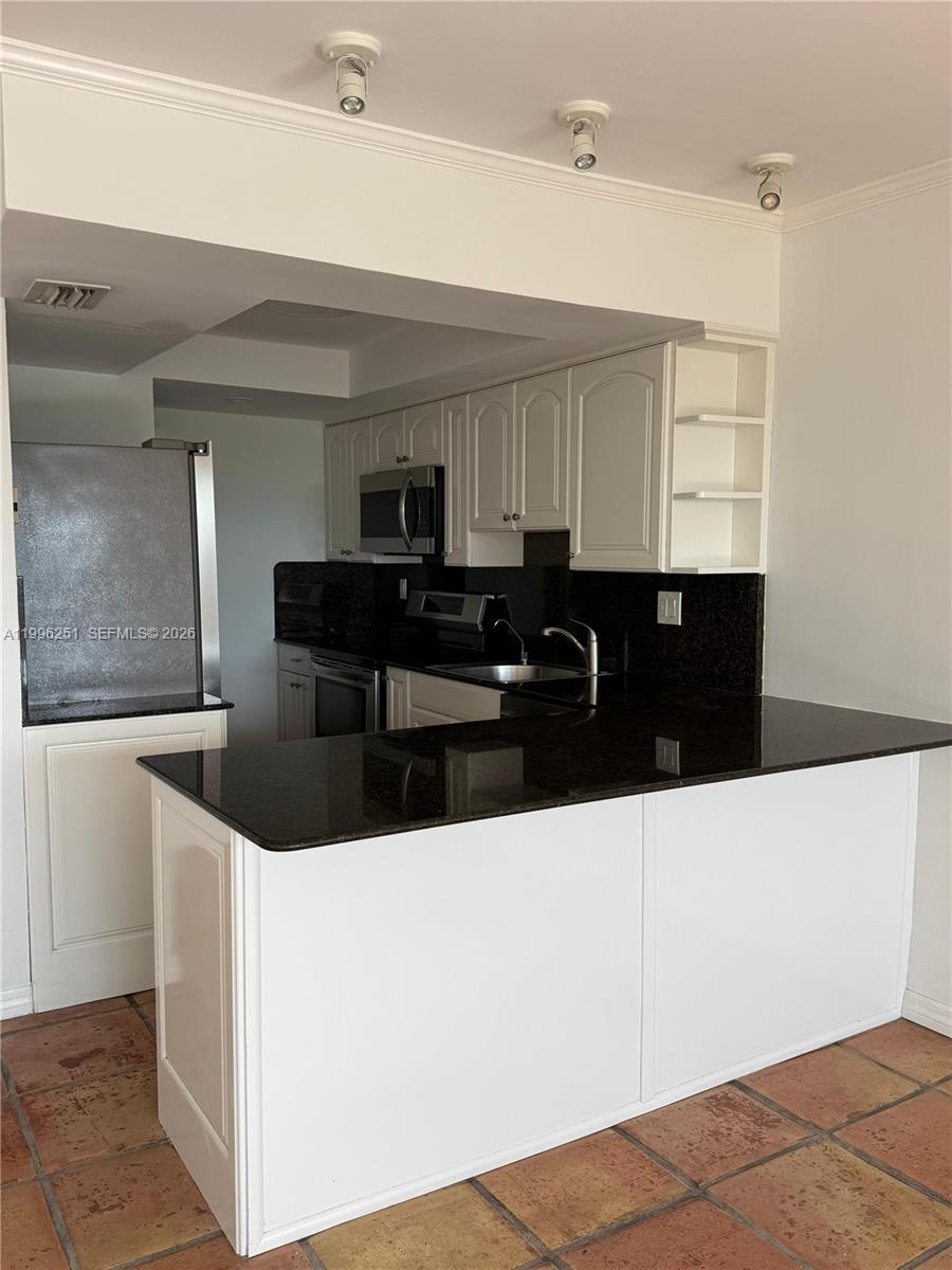 555 Crandon Blvd #43 Key Biscayne, FL 33149