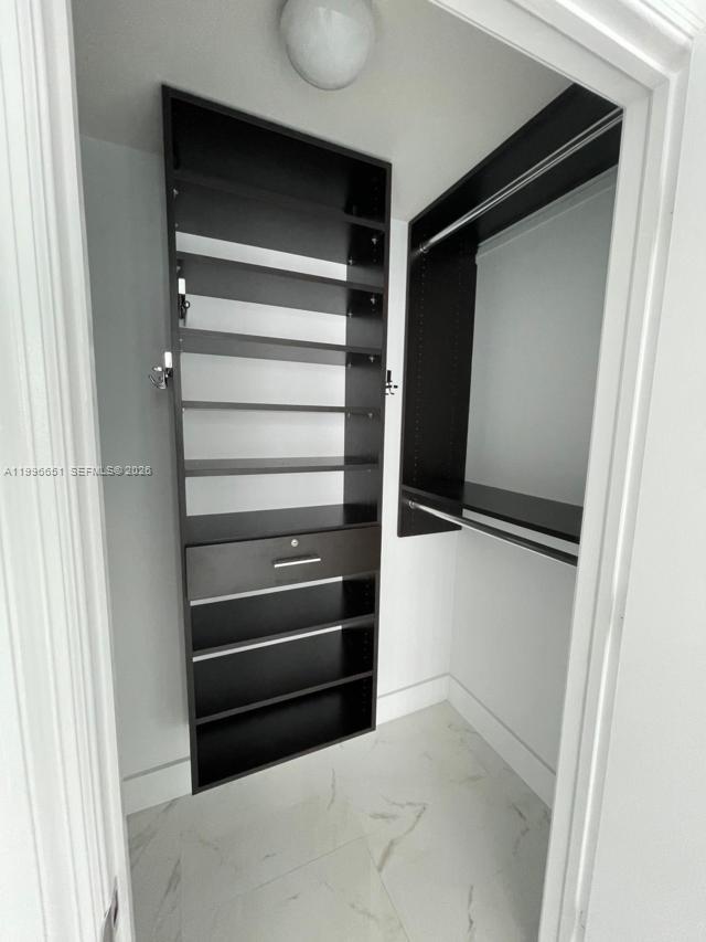 image 500 Brickell East11