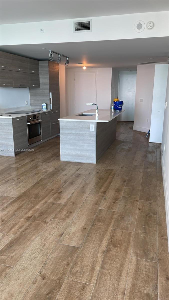 650 NE 32th St #1805 Miami, FL 33137
