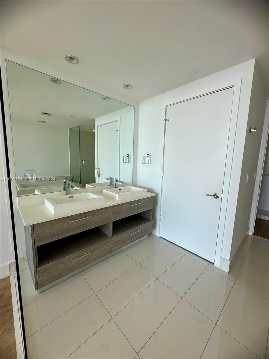650 NE 32th St #1805 Miami, FL 33137