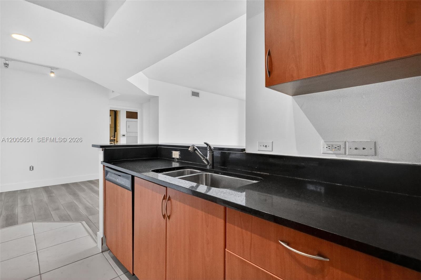 image Venture At Aventura West11