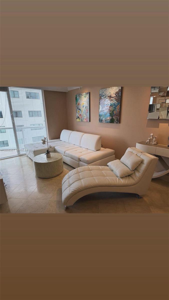 image Akoya3