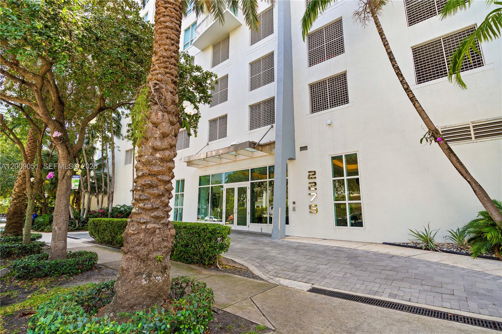 image Uptown Lofts1