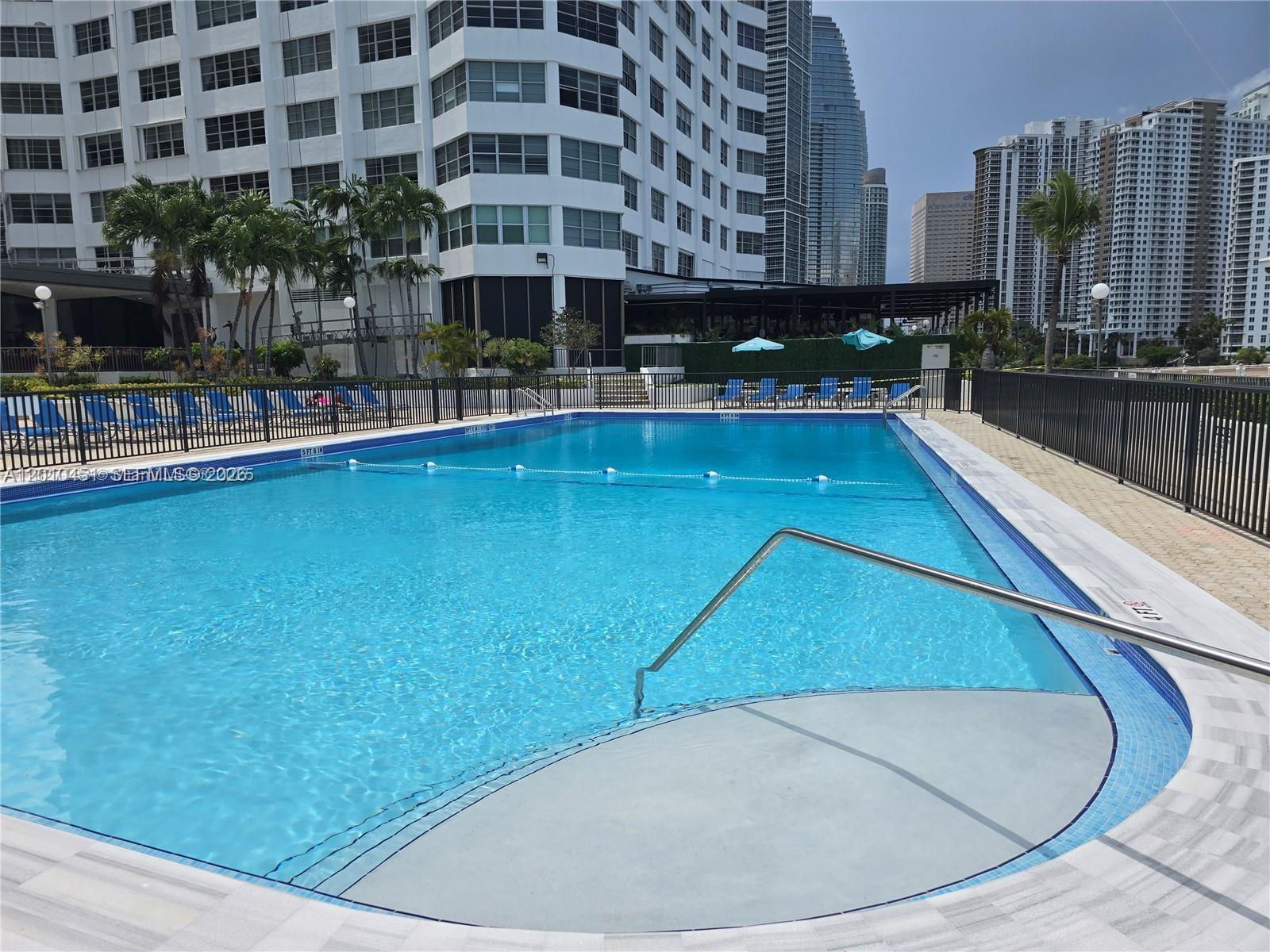 999 Brickell Bay Dr #805 Miami, FL 33131